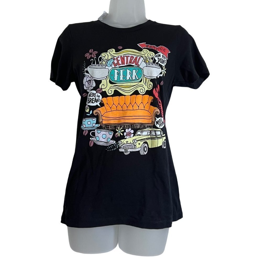 𝅺nwt Box Lunch Friends Graphic Short Sleeve Tee  T-Shirt in Black size Small